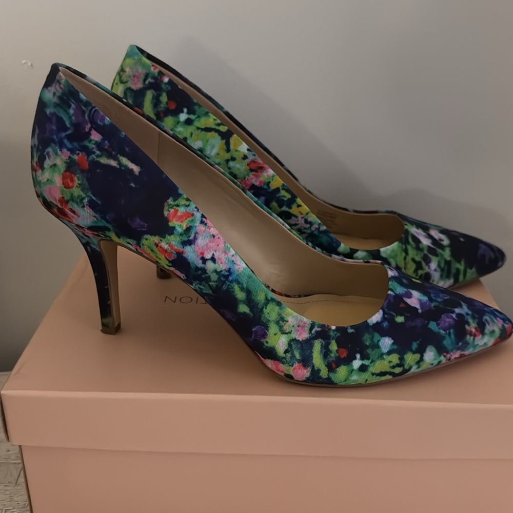BCBGeneration Floral Heels